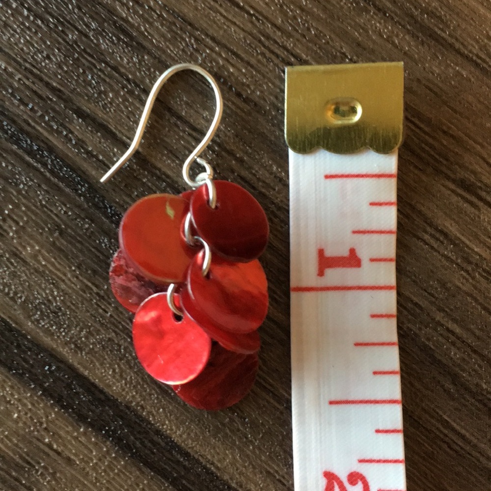 Red dangle earrings - Picture 2 of 2